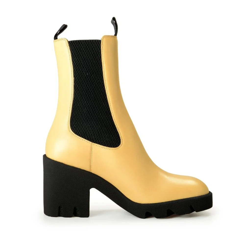 Burberry Women's "Stride Chelsea" Leather Heeled Booties Shoes US 9 EUR 39 - Picture 4 of 8